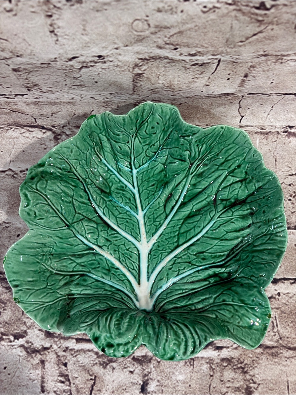 VTG- Bordallo Pinheiro Cabbage Leaf Serving Bowl - Picture 2 of 16